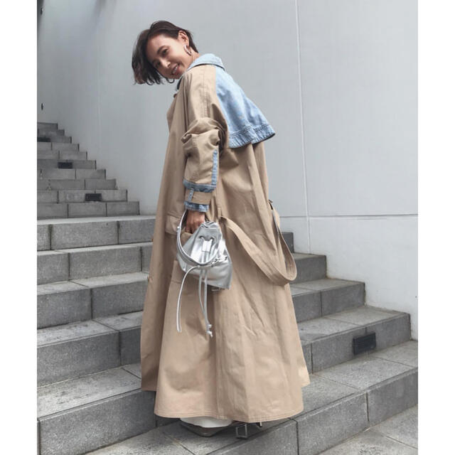 Ameri VINTAGE(アメリヴィンテージ)のamerivintage DENIM BALCCAN COAT ベージュ レディースのジャケット/アウター(トレンチコート)の商品写真