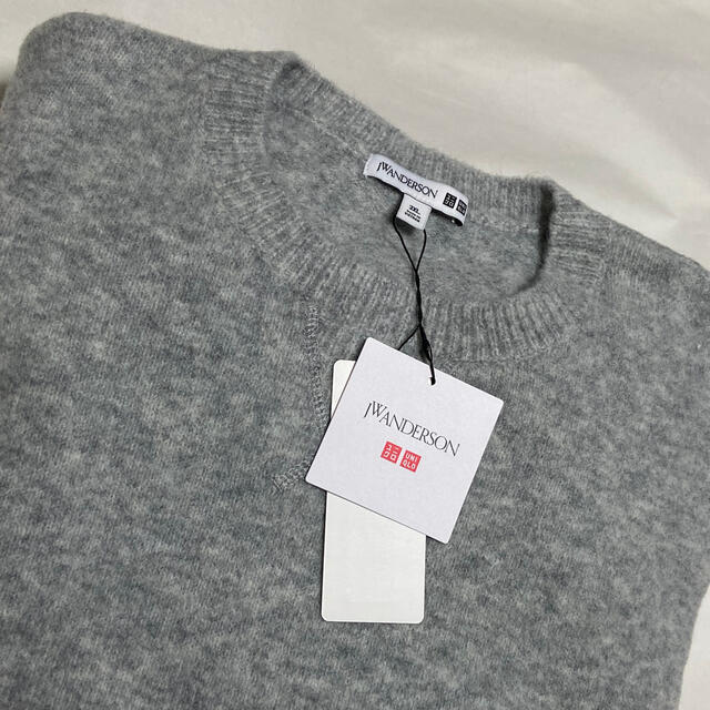 UNIQLO(ユニクロ)の【新品】UNIQLO スフレヤーンクルーネックセーター　グレー3XL レディースのトップス(ニット/セーター)の商品写真