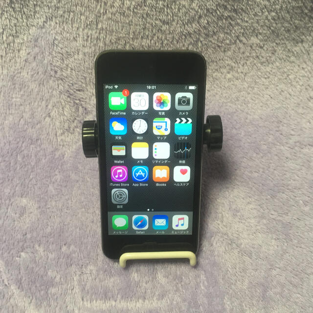 iPod touch(アイポッドタッチ)のiPod touch 第5世代ブラック（64GB）送料無料 スマホ/家電/カメラのオーディオ機器(ポータブルプレーヤー)の商品写真