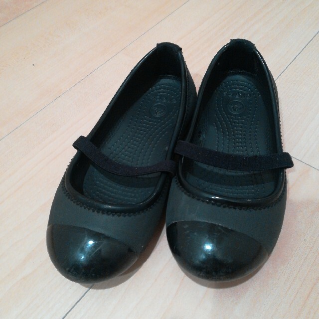 crocs(クロックス)のクロックス　16.5cm　黒色　シューズ キッズ/ベビー/マタニティのキッズ靴/シューズ(15cm~)(フォーマルシューズ)の商品写真