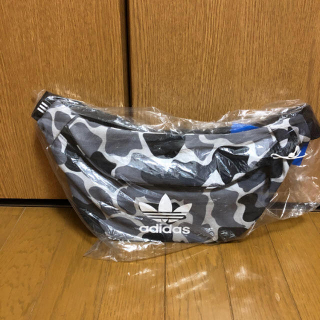 adidas(アディダス)の♬アディダスオリジナルス ウエストポーチ⭐️お値下げ不可 残りわずか メンズのバッグ(ボディーバッグ)の商品写真