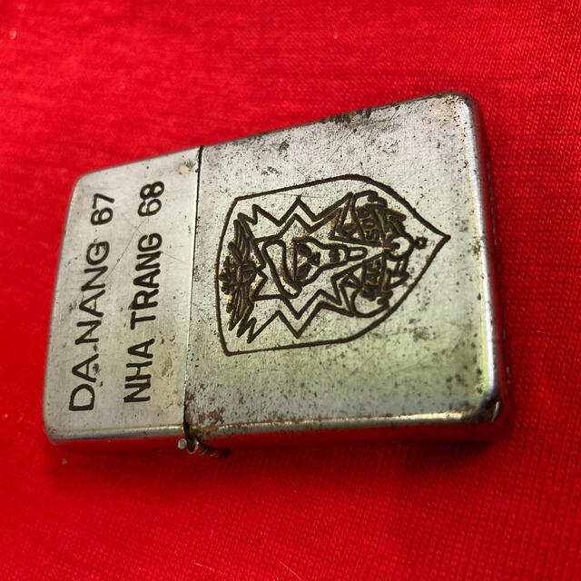 ZIPPO(ジッポー)のベトナム  ZIPPO  ヴィンテージ品　1967年製　PAT2517191 メンズのファッション小物(タバコグッズ)の商品写真