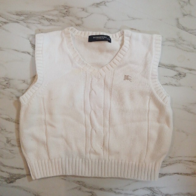 BURBERRY(バーバリー)のBURBERRY　ベスト　ホワイト　90 キッズ/ベビー/マタニティのキッズ服男の子用(90cm~)(ニット)の商品写真