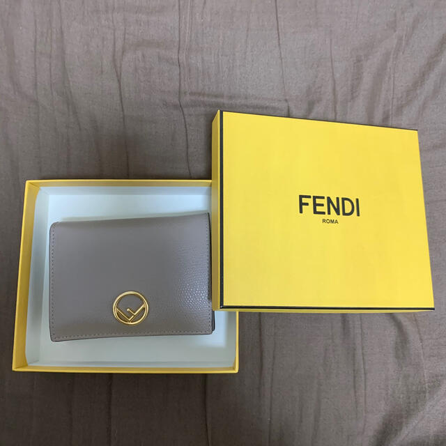 FENDI 財布 折り財布 付属品全て有り -