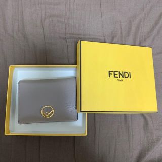 フェンディ(FENDI)のFENDI 財布　折り財布　付属品全て有り　(財布)