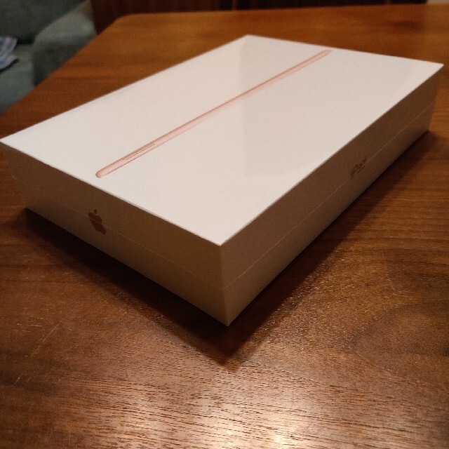 iPad (8世代) Wi-Fi 32GB Gold 3