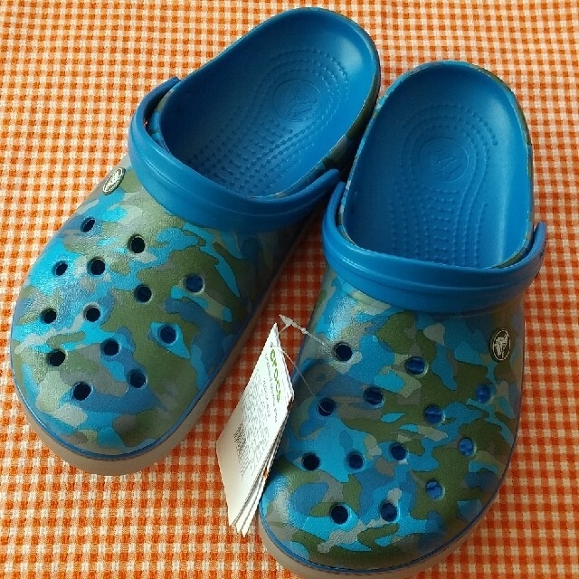 crocs(クロックス)のAHR様専用 crocband prited clog ブルー迷彩 M10W12 メンズの靴/シューズ(サンダル)の商品写真