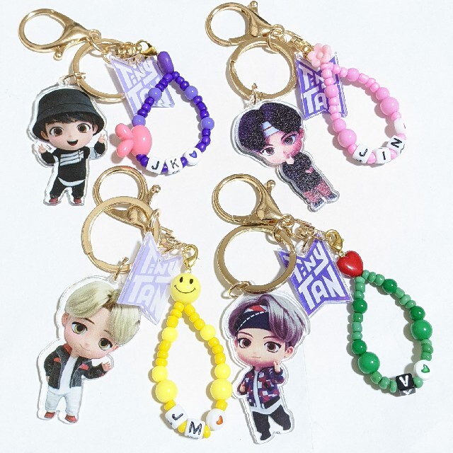 防弾少年団(BTS)(ボウダンショウネンダン)の❤なおらん様専用💜BTS 防弾少年団 TINY TAN キーホルダー💜 レディースのファッション小物(キーホルダー)の商品写真