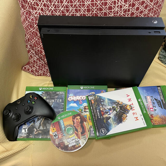 Xbox(エックスボックス)のXbox one x エンタメ/ホビーのゲームソフト/ゲーム機本体(家庭用ゲーム機本体)の商品写真