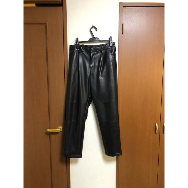 COMOLI - [送料込•即日発送]stein fake leather trousersの通販 by ...