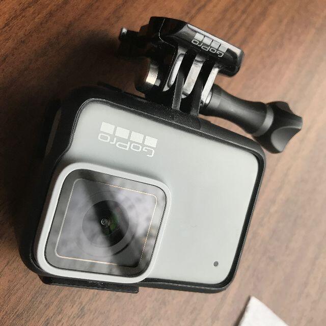 GoPro(ゴープロ)のGoPro Hero7 White 使用わずか スマホ/家電/カメラのカメラ(ビデオカメラ)の商品写真