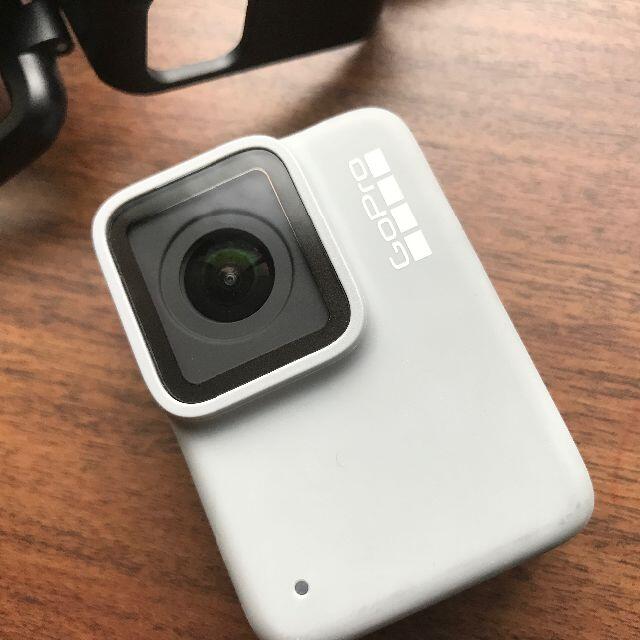 GoPro(ゴープロ)のGoPro Hero7 White 使用わずか スマホ/家電/カメラのカメラ(ビデオカメラ)の商品写真