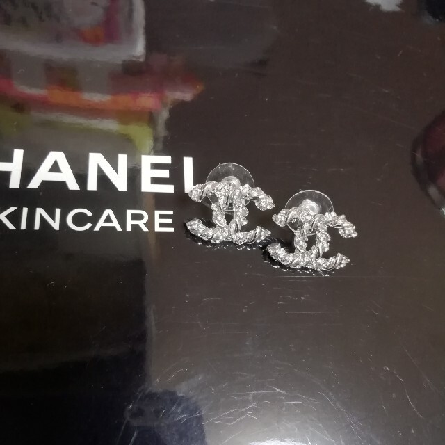 CHANEL(シャネル)のCHANEL　シャネル　ピアス　ノベルティ レディースのアクセサリー(ピアス)の商品写真