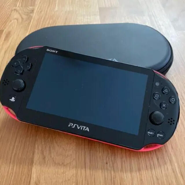 PlayStation Vita(プレイステーションヴィータ)のPlayStation Vita Wi-Fiモデル エンタメ/ホビーのゲームソフト/ゲーム機本体(携帯用ゲーム機本体)の商品写真