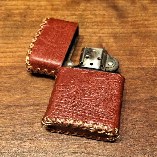 ZIPPO(ジッポー)の[本革] zippo用 レザーケース 革ケース 革巻き ペイズリー柄 メンズのファッション小物(タバコグッズ)の商品写真