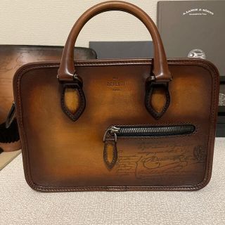 ベルルッティ(Berluti)の期間限定値下げ。ベルルッティガリバー(セカンドバッグ/クラッチバッグ)