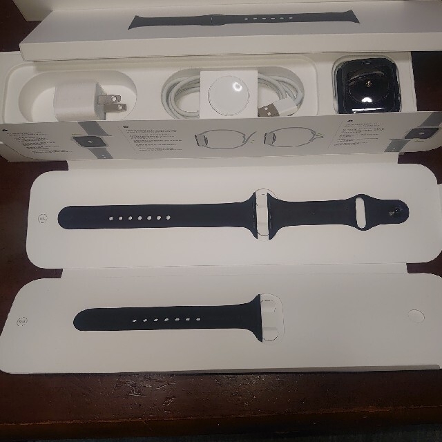 Apple Watch(アップルウォッチ)のApple Watch シリーズ4 44㎜ スマホ/家電/カメラのスマートフォン/携帯電話(その他)の商品写真