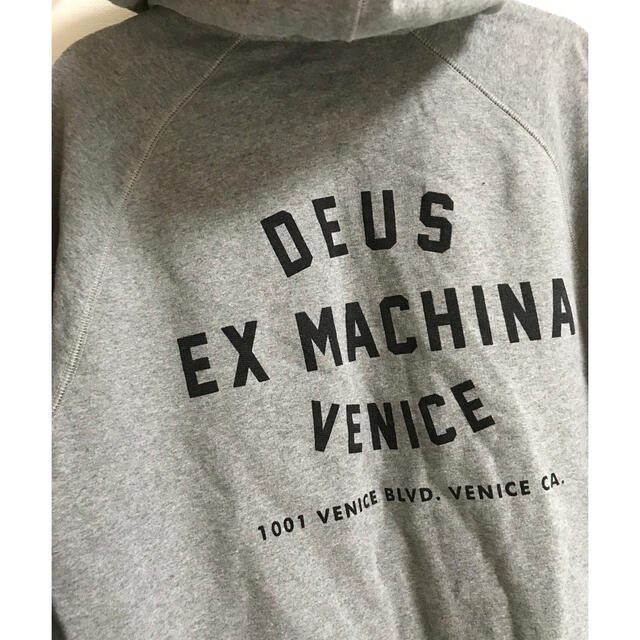 Deus ex Machina(デウスエクスマキナ)のDeus グレーパーカー メンズのトップス(パーカー)の商品写真