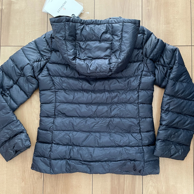 MONCLER(モンクレール)のモンクレール　キッズ　130 8A ダウン　 キッズ/ベビー/マタニティのキッズ服男の子用(90cm~)(ジャケット/上着)の商品写真