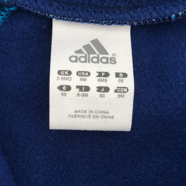 adidas(アディダス)のアディダス　ベビー　フリースロンパース　80cm  ブルー キッズ/ベビー/マタニティのベビー服(~85cm)(ロンパース)の商品写真