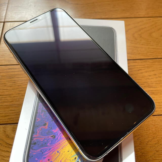 iPhone(アイフォーン)のiPhone XS 64GB シルバー SIMフリー ガラスフィルム付き スマホ/家電/カメラのスマートフォン/携帯電話(スマートフォン本体)の商品写真