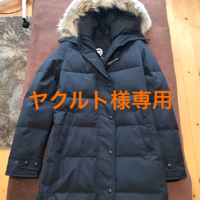 CANADA GOOSE(カナダグース)の【未使用品】カナダグース　マッケンジー　ネイビー　Mサイズ レディースのジャケット/アウター(ダウンコート)の商品写真