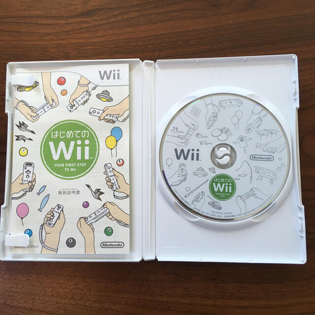 Wii(ウィー)のWii 本体セット　リモコン&ヌンチャク4セット エンタメ/ホビーのゲームソフト/ゲーム機本体(家庭用ゲーム機本体)の商品写真