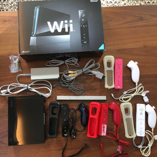 ウィー(Wii)のWii 本体セット　リモコン&ヌンチャク4セット(家庭用ゲーム機本体)