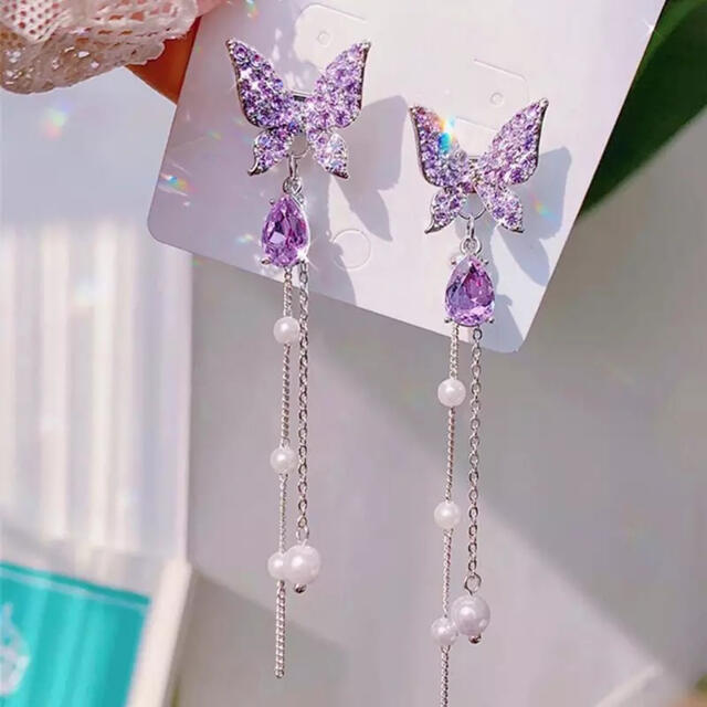 SWAROVSKI(スワロフスキー)のバタフライピアス レディースのアクセサリー(ピアス)の商品写真