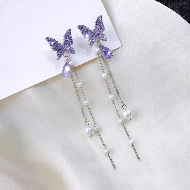 SWAROVSKI(スワロフスキー)のバタフライピアス レディースのアクセサリー(ピアス)の商品写真