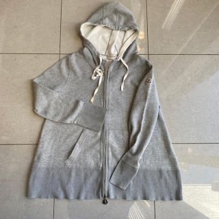 モンクレール　MONCLER グレーパーカー