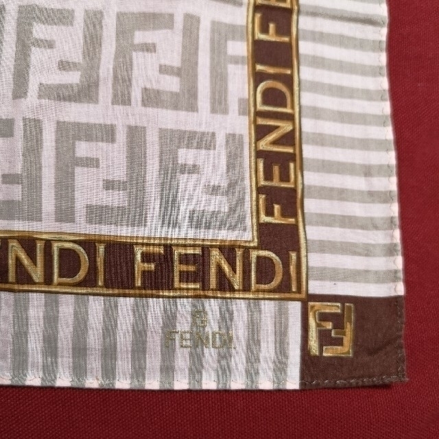 FENDI(フェンディ)のFENDI　ハンカチ　used　48cm*48cm レディースのファッション小物(ハンカチ)の商品写真