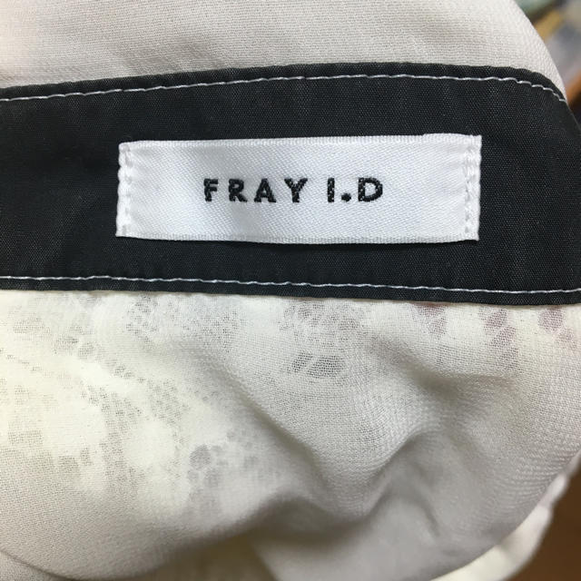 FRAY I.D(フレイアイディー)のFRAY I.D 総レースブラウス レディースのトップス(シャツ/ブラウス(半袖/袖なし))の商品写真