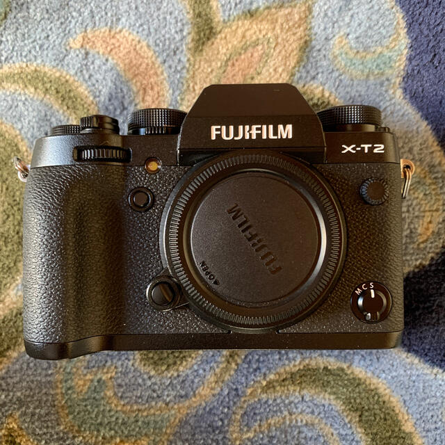 富士フイルム(フジフイルム)の値下げ！無傷美品！価格応相談　FUJIFILM X-T2ボディ スマホ/家電/カメラのカメラ(ミラーレス一眼)の商品写真