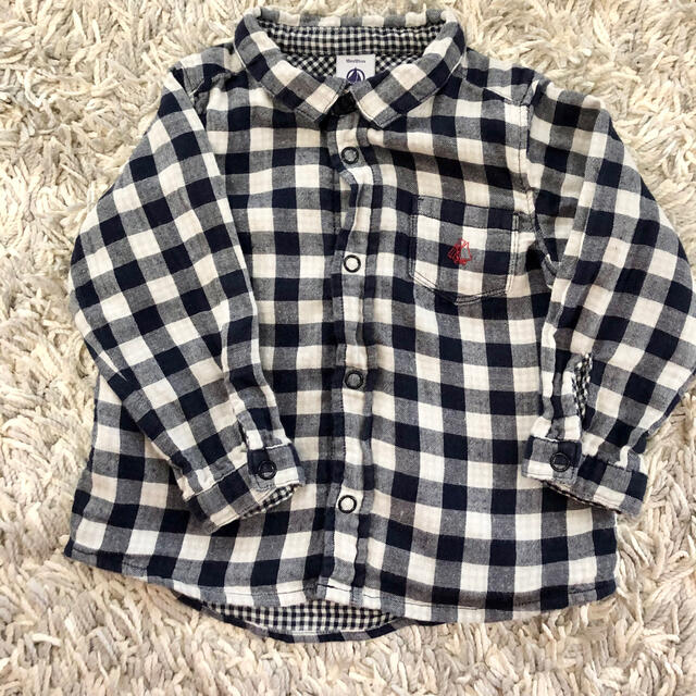 PETIT BATEAU(プチバトー)の未使用　プチバトー　チェックシャツ　81cm  キッズ/ベビー/マタニティのベビー服(~85cm)(シャツ/カットソー)の商品写真