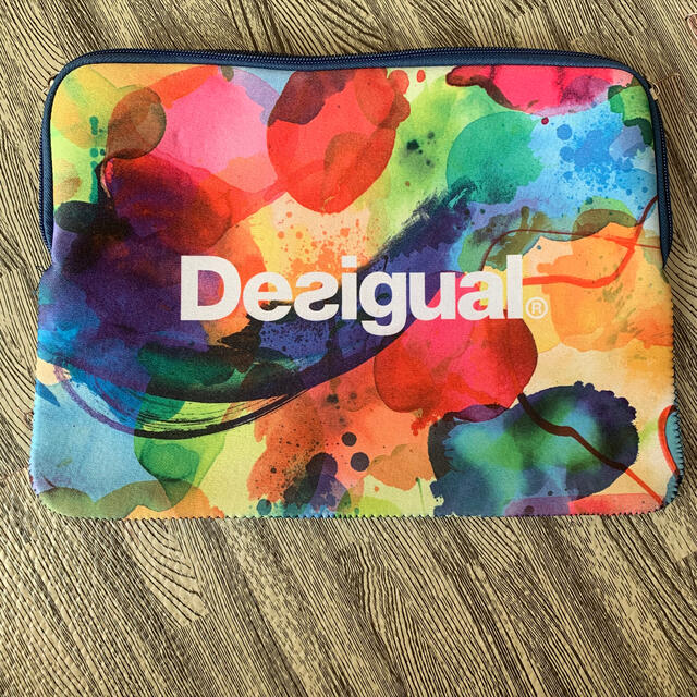 DESIGUAL(デシグアル)の【新品未使用】Desigual  PC／タブレットケース スマホ/家電/カメラのPC/タブレット(その他)の商品写真