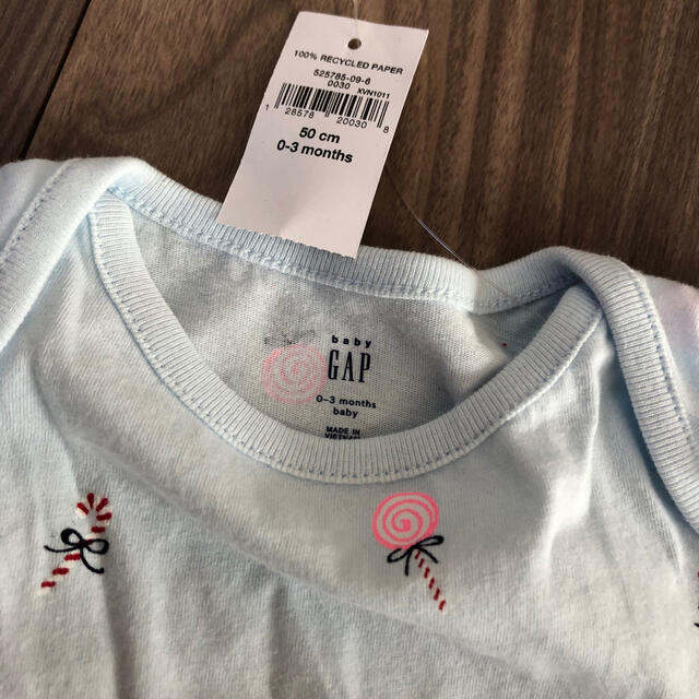 babyGAP(ベビーギャップ)のタグ付き　新品　未使用品　baby GAP ロンパース 50 長袖　ベビー服 キッズ/ベビー/マタニティのベビー服(~85cm)(ロンパース)の商品写真