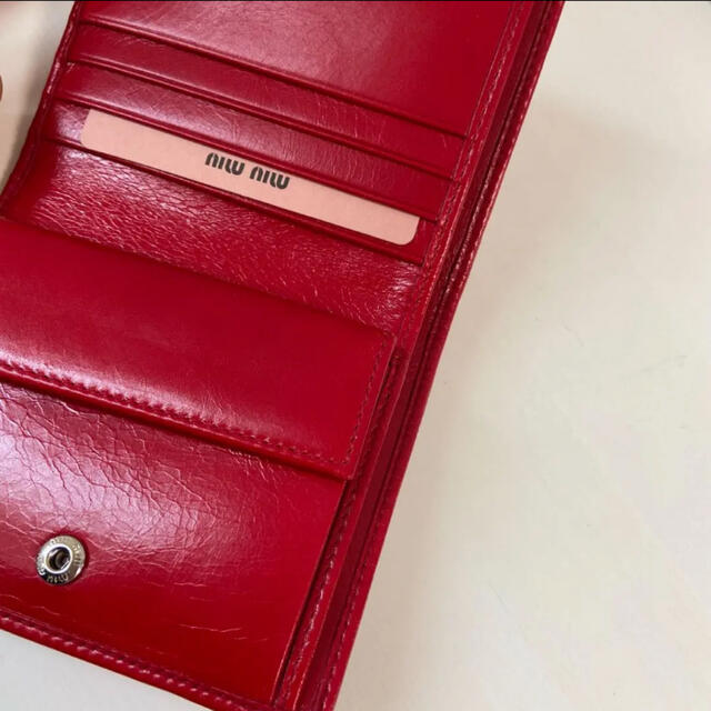 新品　MIU MIU ミュウミュウ　二つ折り財布　ミニ財布　赤　レザー　革　ロゴ