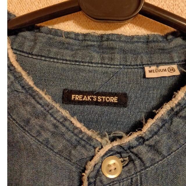 FREAK'S STORE(フリークスストア)の７５％OFF　FREAK'S STORE  シャツ　デニム　Mサイズ メンズのトップス(シャツ)の商品写真