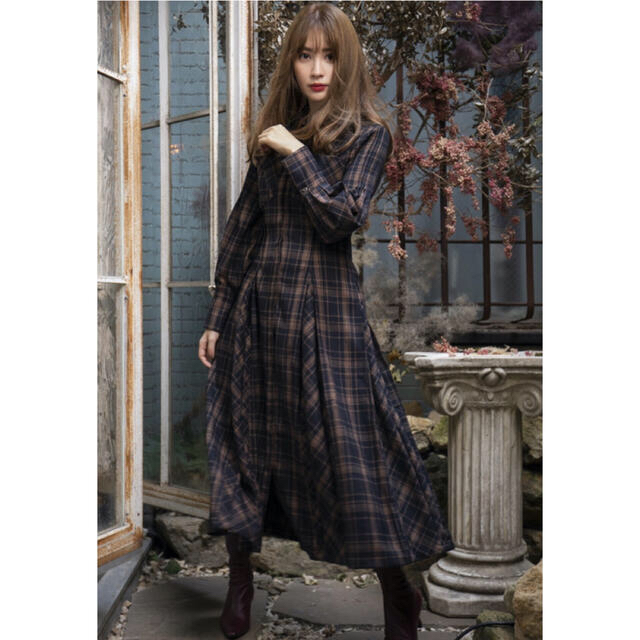 AKB48(エーケービーフォーティーエイト)のherlipto Pleated Pleats Long Dress  レディースのワンピース(ロングワンピース/マキシワンピース)の商品写真