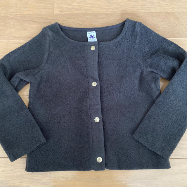 PETIT BATEAU(プチバトー)のプチバトー　フリースカーデ　美品 キッズ/ベビー/マタニティのキッズ服女の子用(90cm~)(カーディガン)の商品写真