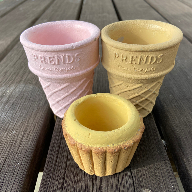 オリーブさん専用　ミニ植木鉢　アイスクリームコーン　カップケーキ　多肉植物 ハンドメイドのフラワー/ガーデン(プランター)の商品写真