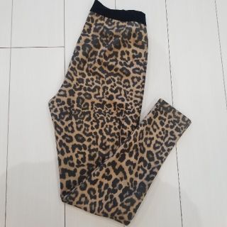 ザラ(ZARA)のZARA レオパード　テーパード　パンツ(カジュアルパンツ)