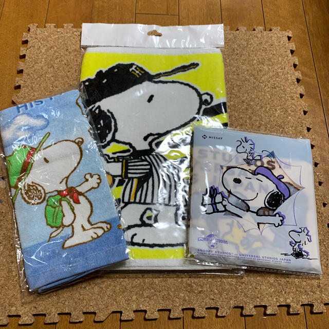 PEANUTS(ピーナッツ)のスヌーピー　タオル エンタメ/ホビーのアニメグッズ(タオル)の商品写真