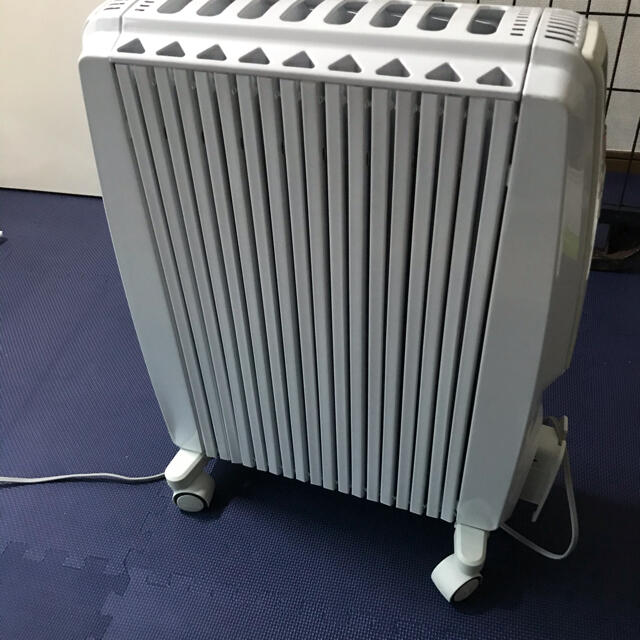 デロンギオイルヒーター DeLonghi TDD0915W - オイルヒーター