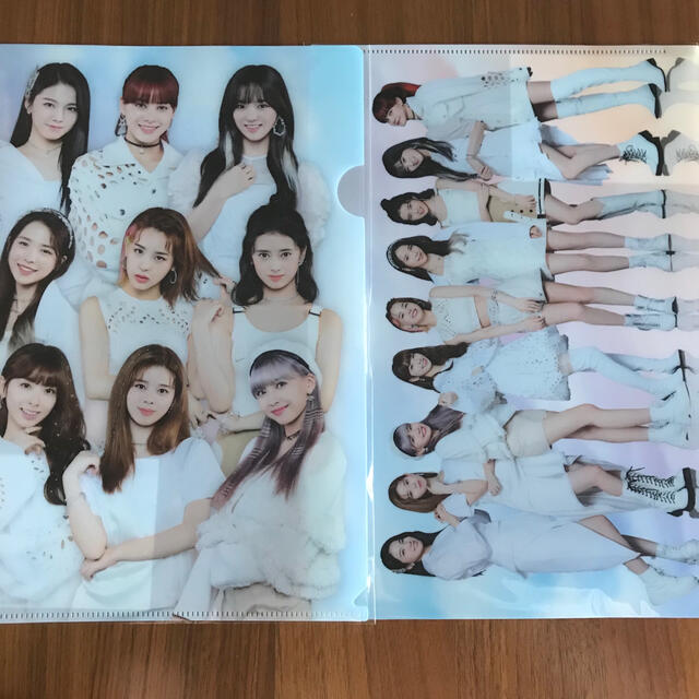 NiziU クリアファイル 2枚 ローソン エンタメ/ホビーのタレントグッズ(アイドルグッズ)の商品写真