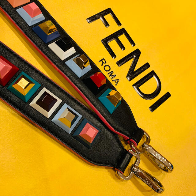 FENDI(フェンディ)のFENDI  ストラップユー ハンドメイドのファッション小物(バッグチャーム)の商品写真