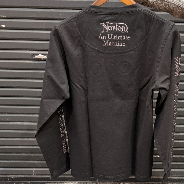 Norton(ノートン)のNorton　エンボスロンT　新品　6589円→4500円 メンズのトップス(Tシャツ/カットソー(七分/長袖))の商品写真