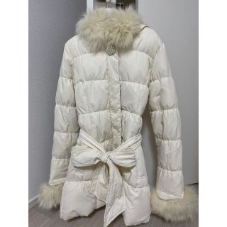 CECIL McBEE(ダウンコート ・ ホワイト/白色系)のフリマ CECIL McBEE(ダウンコート ・ ホワイト/白色系)のフリマ