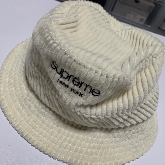 Supreme(シュプリーム)のsupreme Wide Wale Corduroy Crusher メンズの帽子(ハット)の商品写真